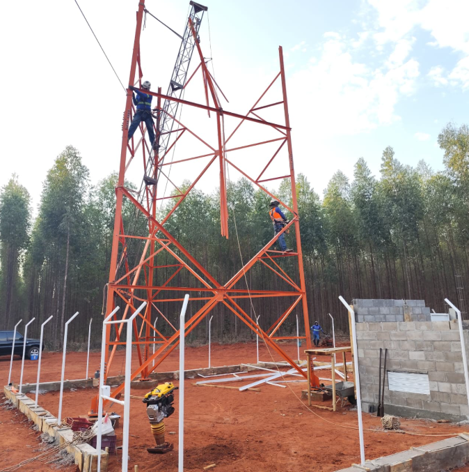 Equipamento e estrutura em atividade de campo