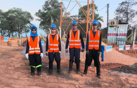 Equipe da Trinium utilizando equipamentos de proteção individual